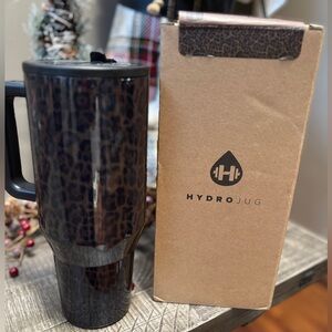 Brand New HydroJug Leopard 40oz Luxe Traveler